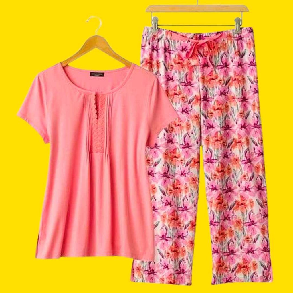 ملابس نسائية ملابس نسائية